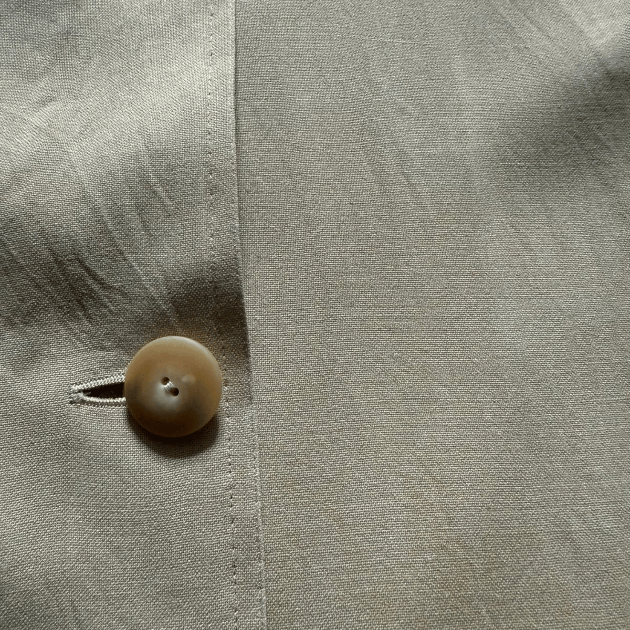 Beżowa marynarka damska Max Mara z surowego jedwabiu – minimalistyczny fason, oversize