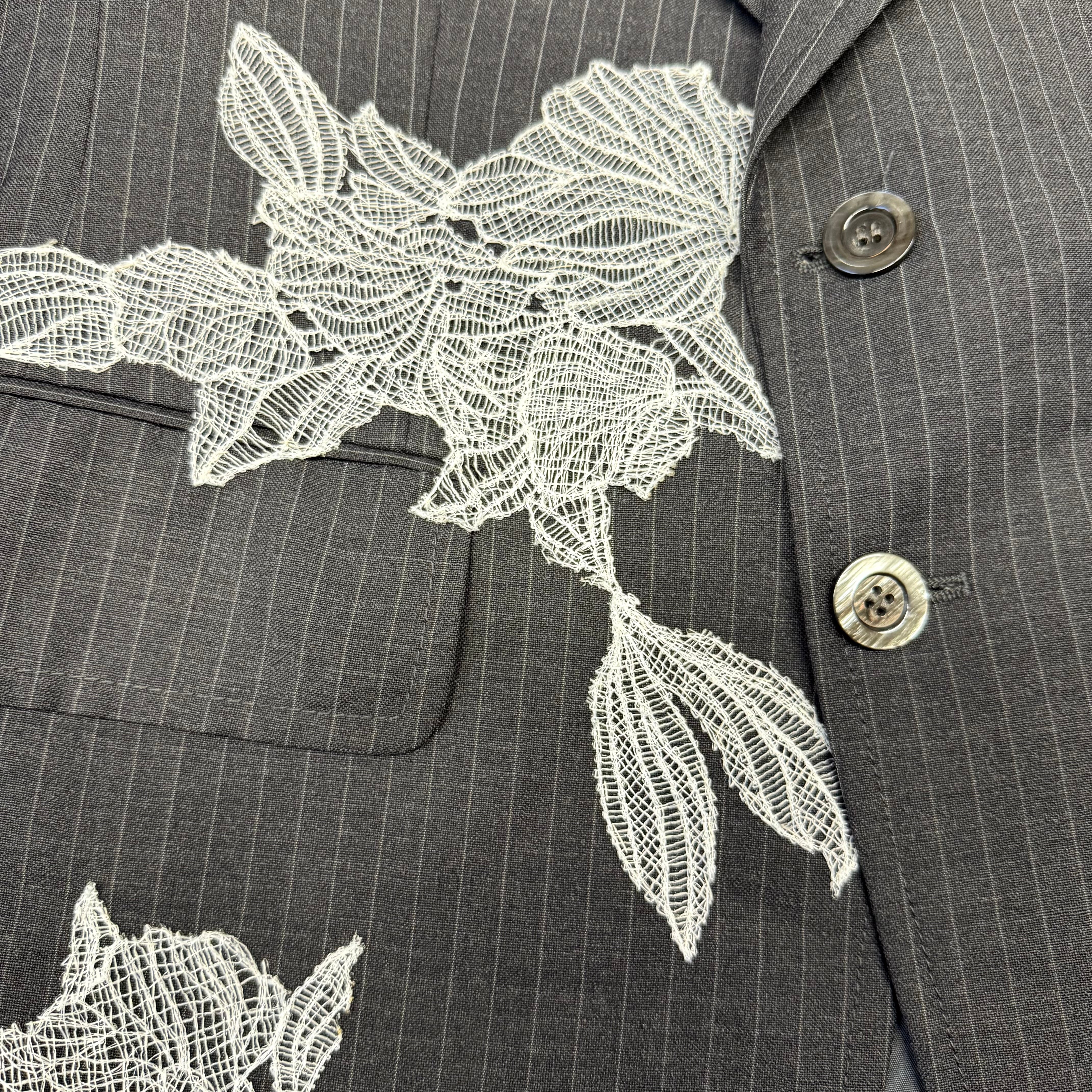 Marynarka grafitowa z aplikacjami-upcycling