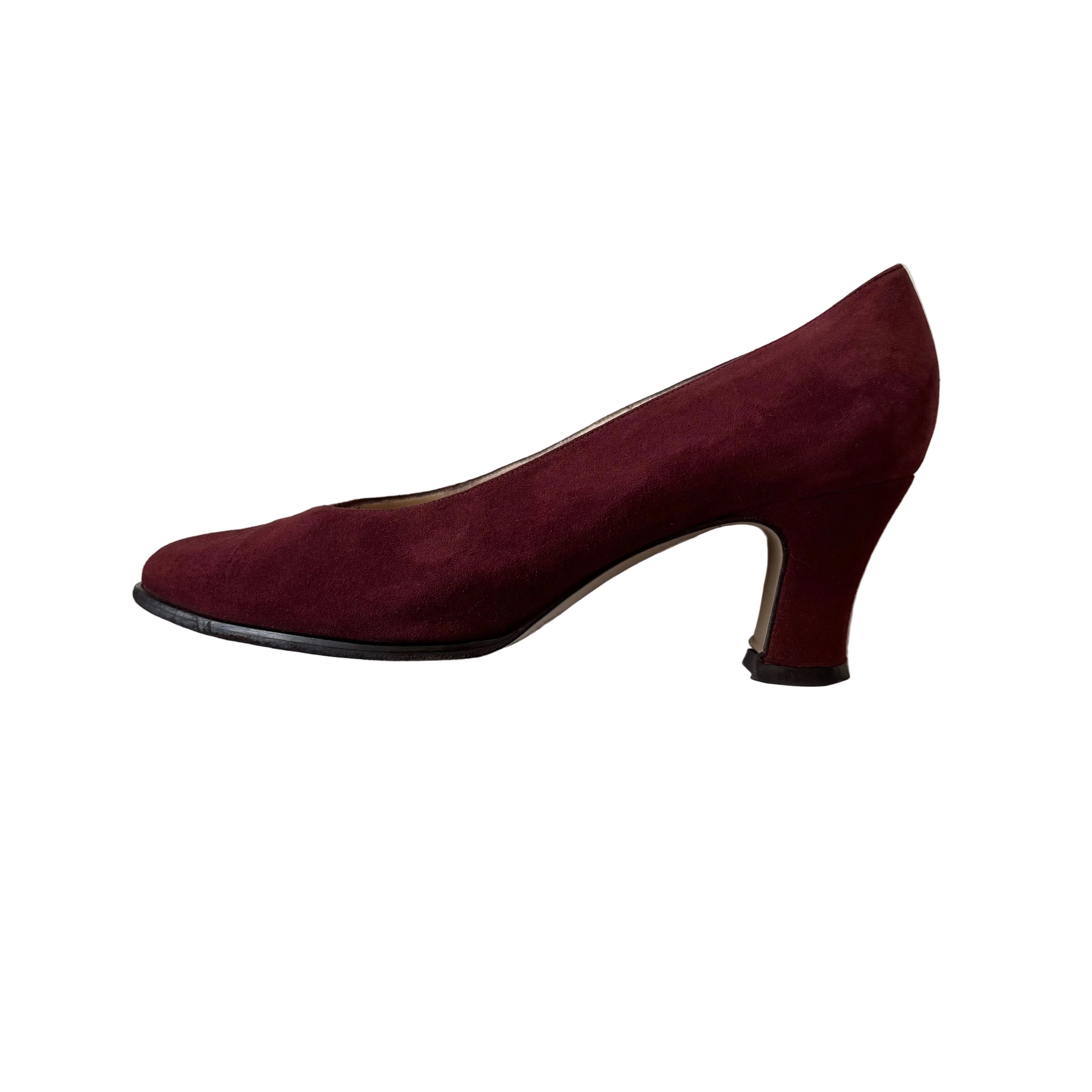 Zamszowe czółenka Bally 39