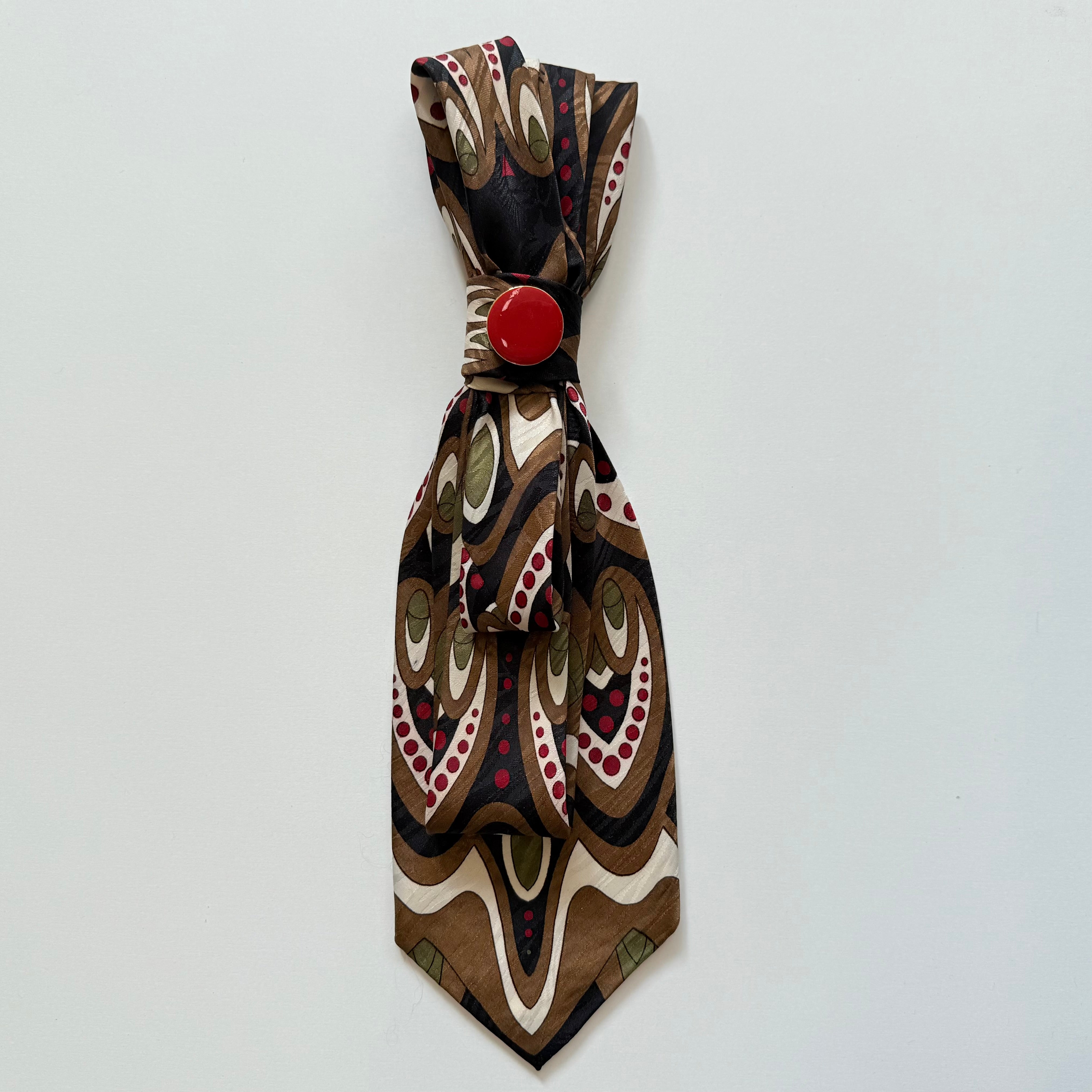 Broszka jedwabna w retro stylu