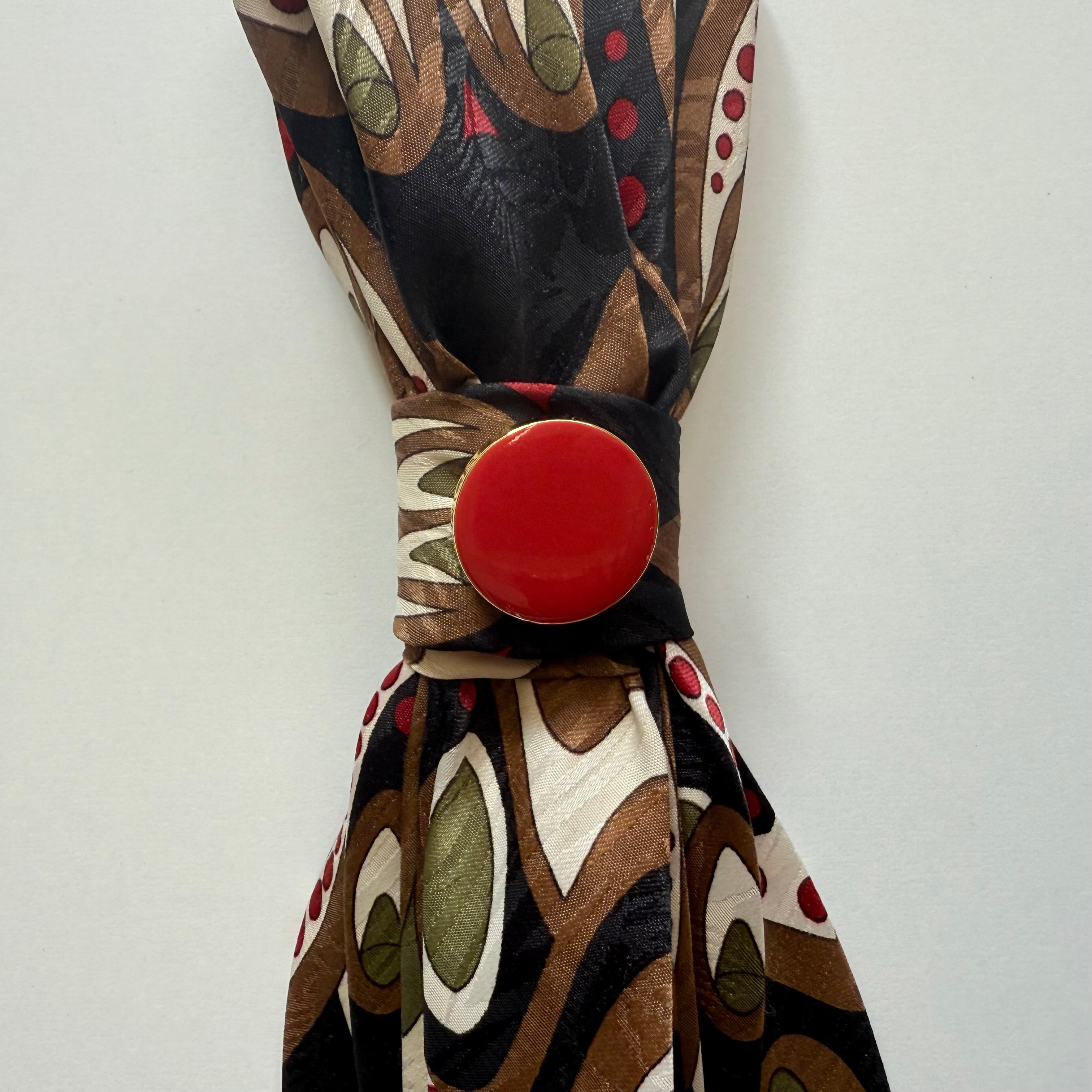 Broszka jedwabna w retro stylu