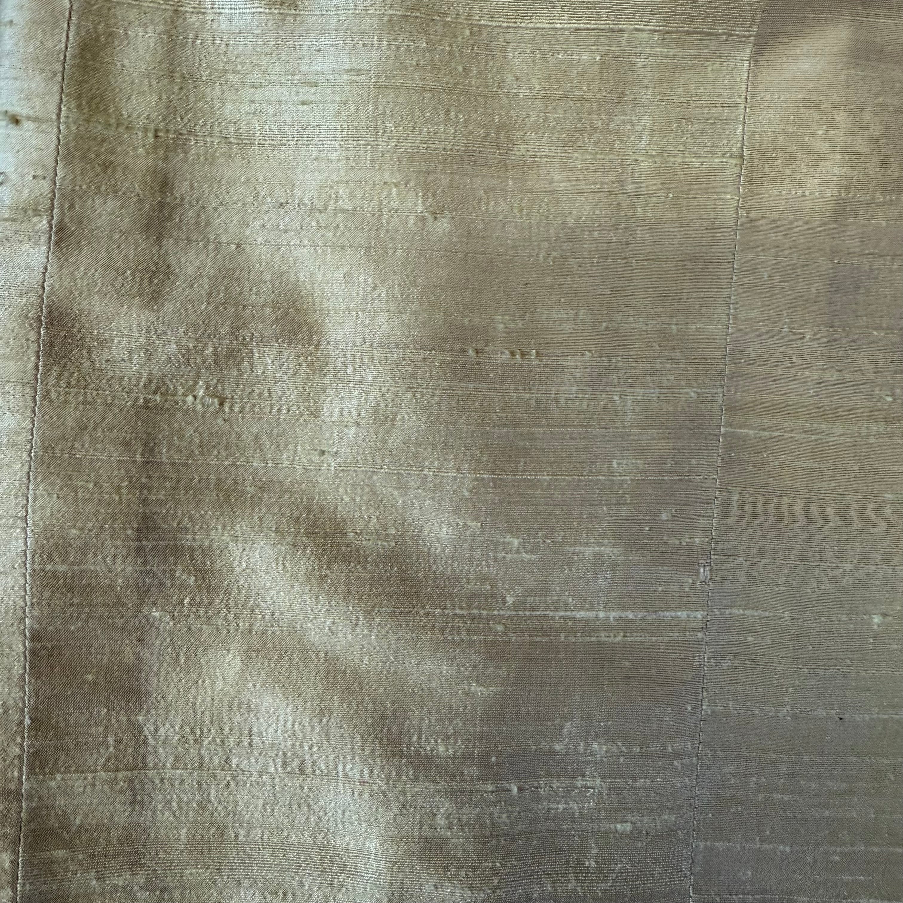 Jedwabna sukienka z gorsetem