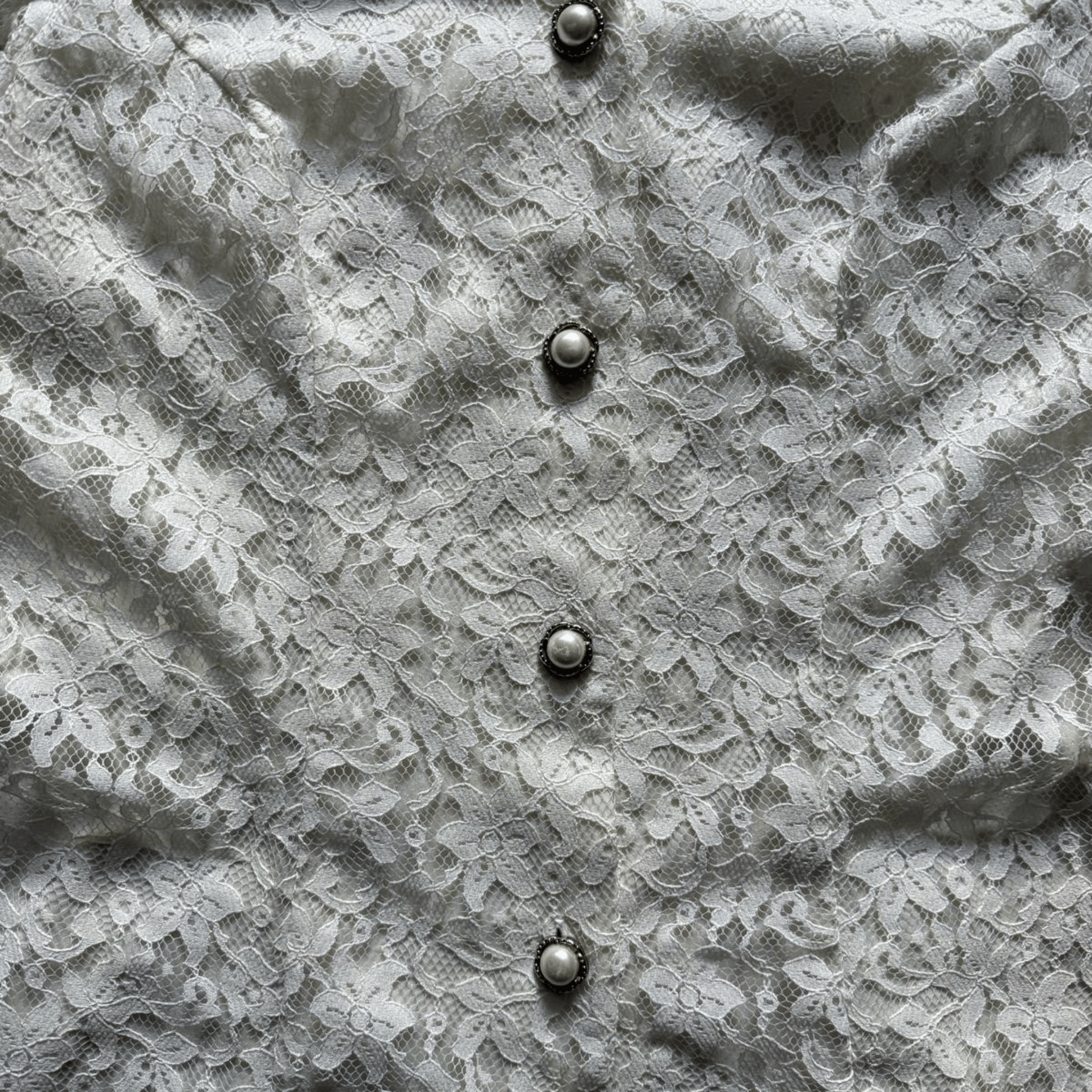 Cream lace vintage jacket with pearl buttons – romantic retro style