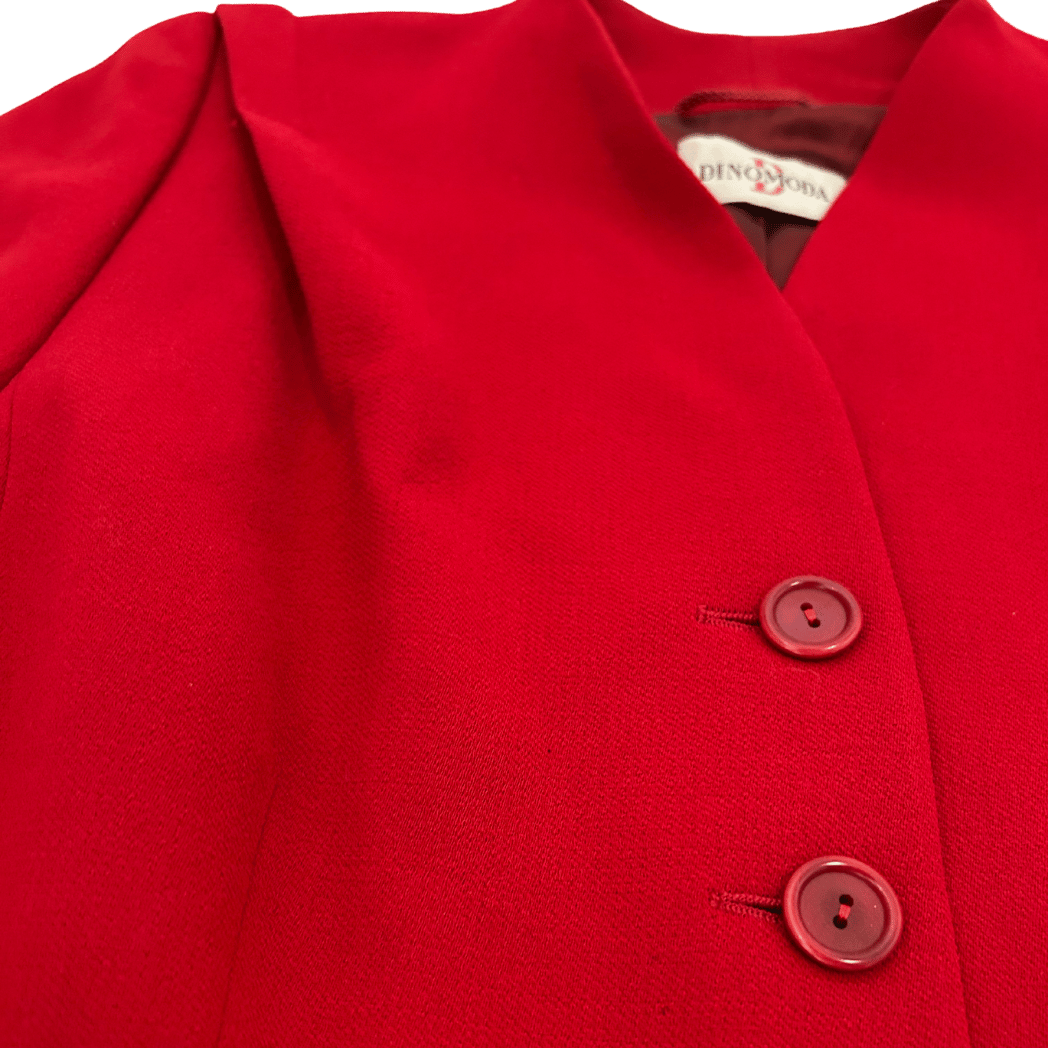 Elegancka czerwona marynarka vintage z taliowanym krojem - RESTYLER