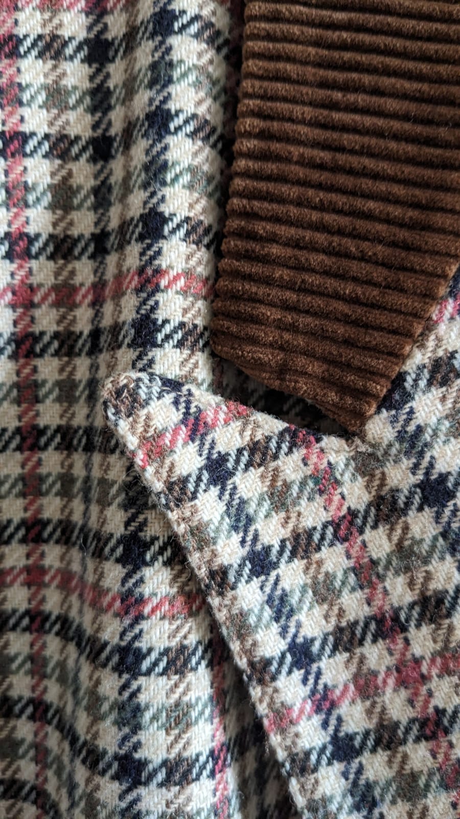 Klasyczna marynarka vintage w kratę z brązowym sztruksowym kołnierzem - RESTYLER