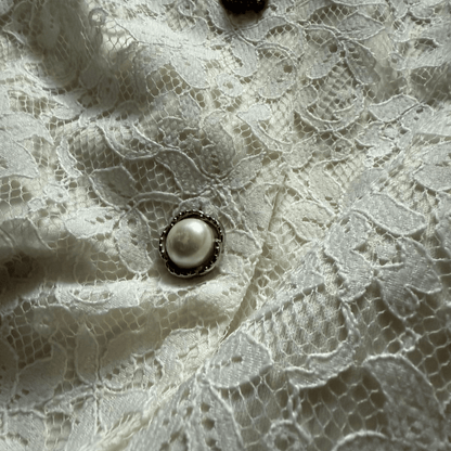 Cream lace vintage jacket with pearl buttons – romantic retro style