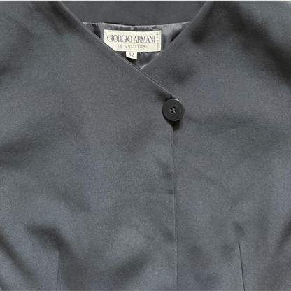 Elegant black Giorgio Armani Le Collezioni women's jacket – classic design