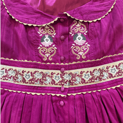 Traditional fuchsia dirndl dress with embroidery – folk dress with decorative belt