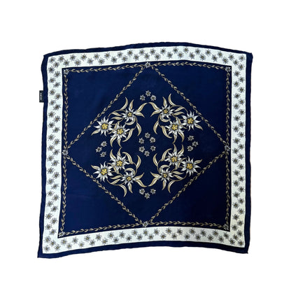 Jedwabna apaszka w szarotki