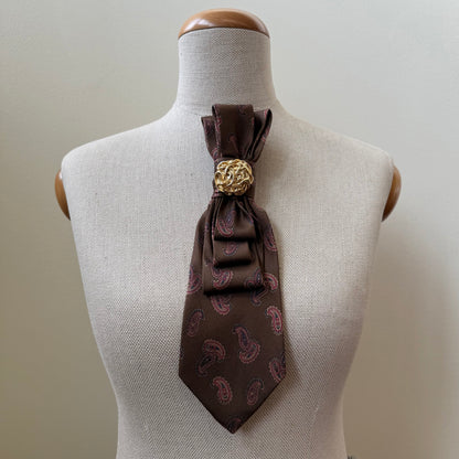 Broszka upcyclingowa jedwabna brązowa