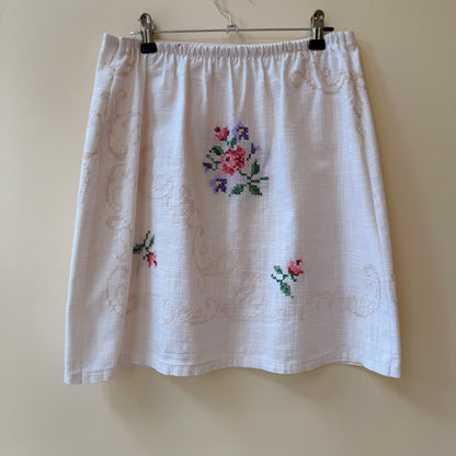 Spódniczka z obrusa upcycling