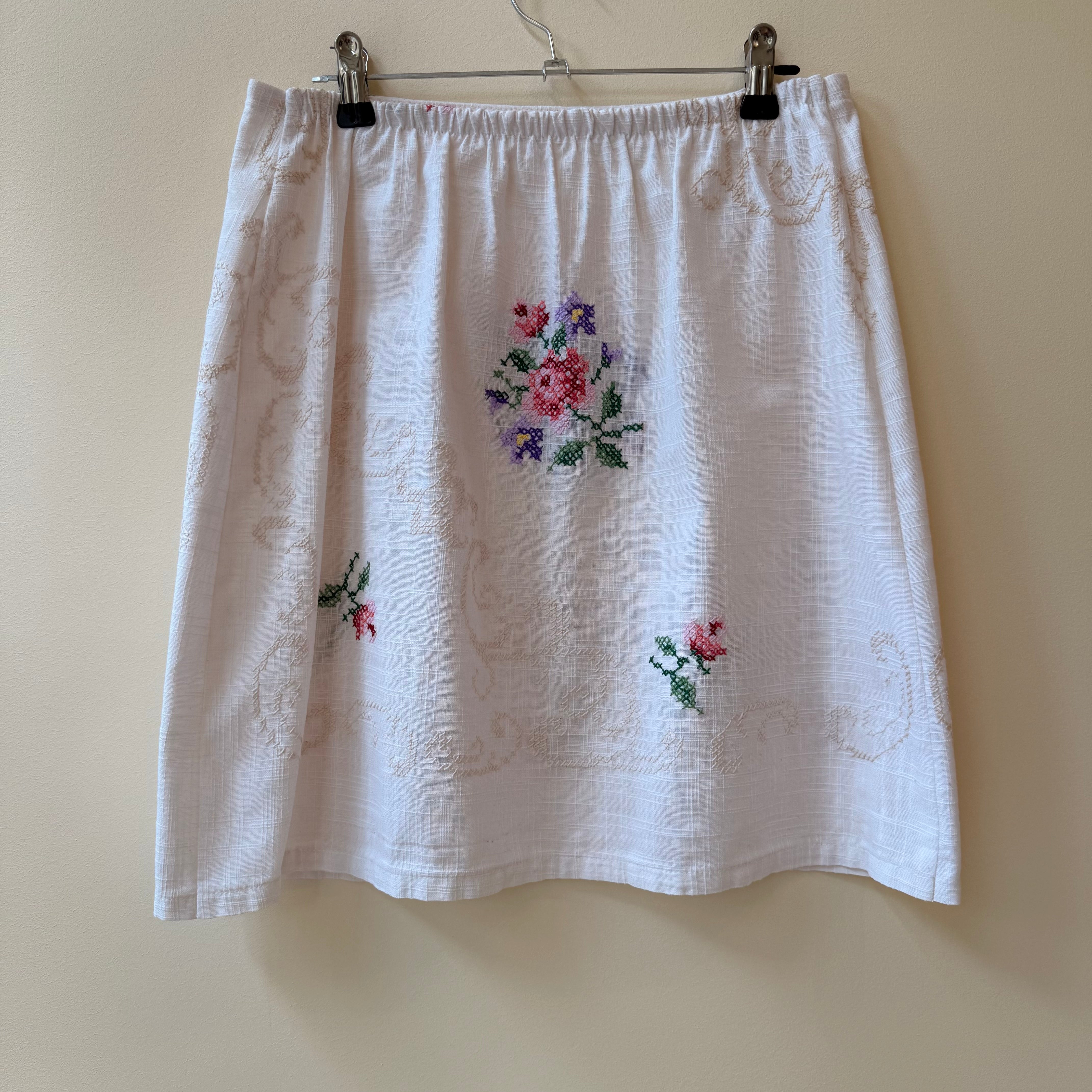 Spódniczka z obrusa upcycling