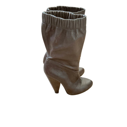 Krótkie kozaki marki ASH 37