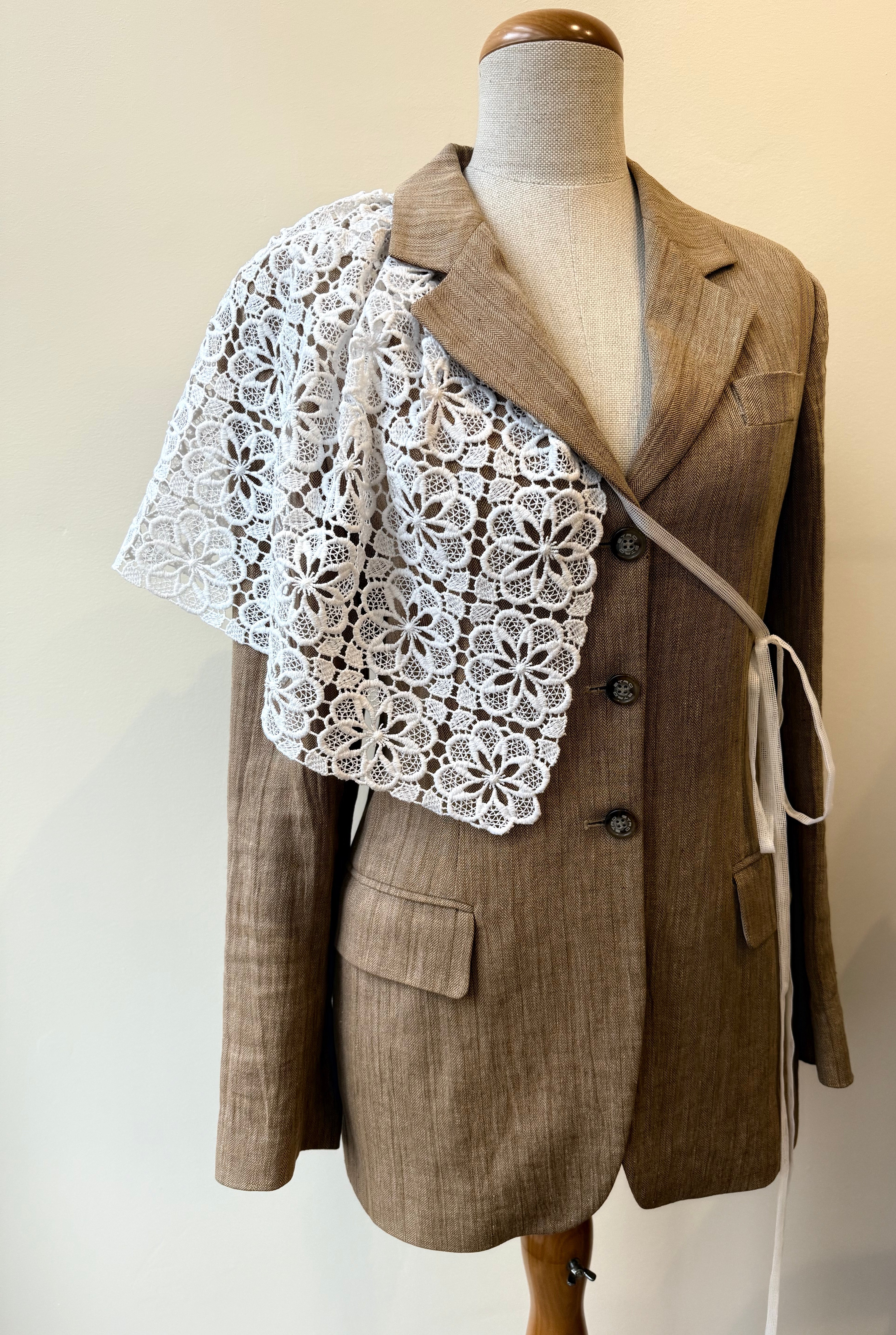 Baskinka z koronki upcycling