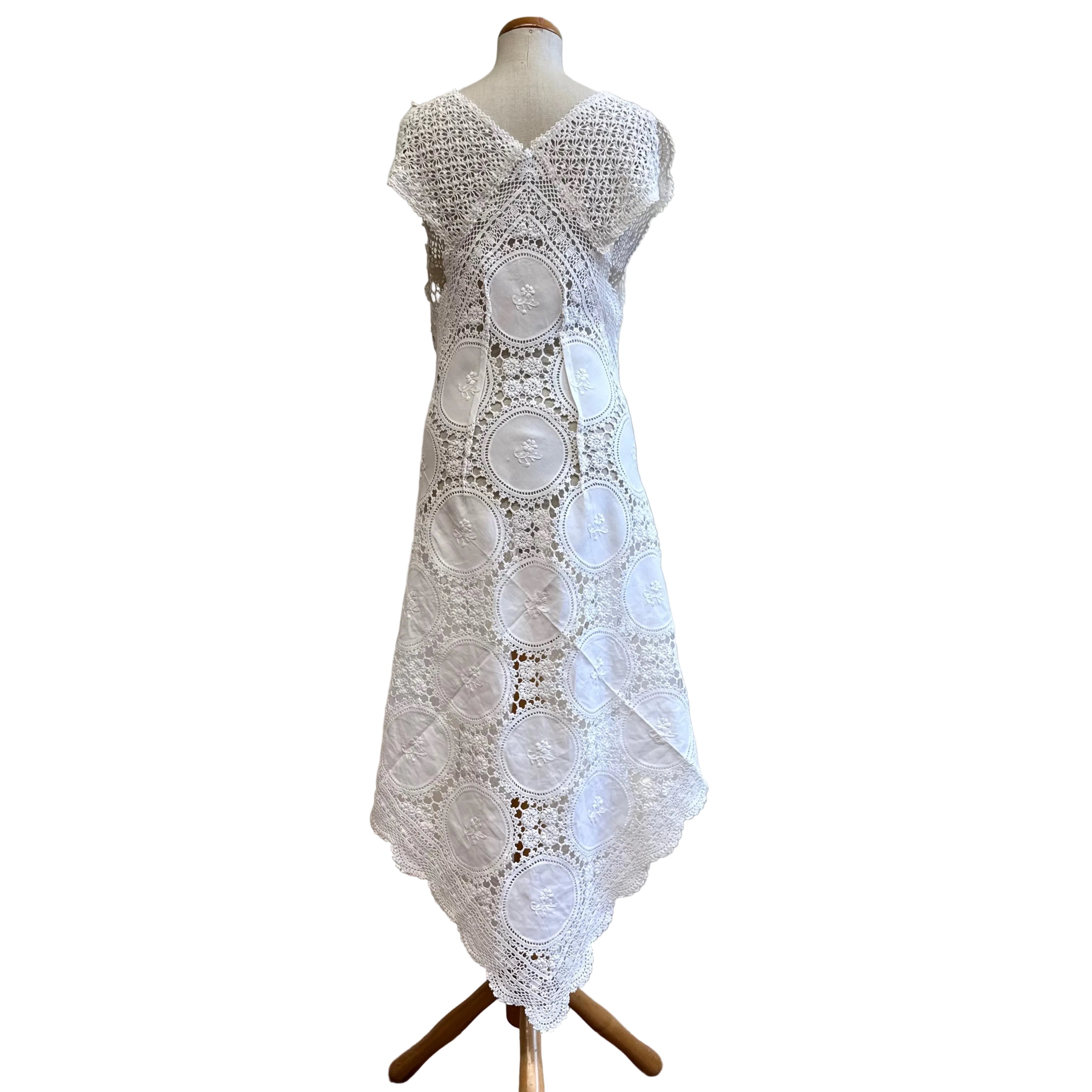 Upcyclingowa sukienka z serwet