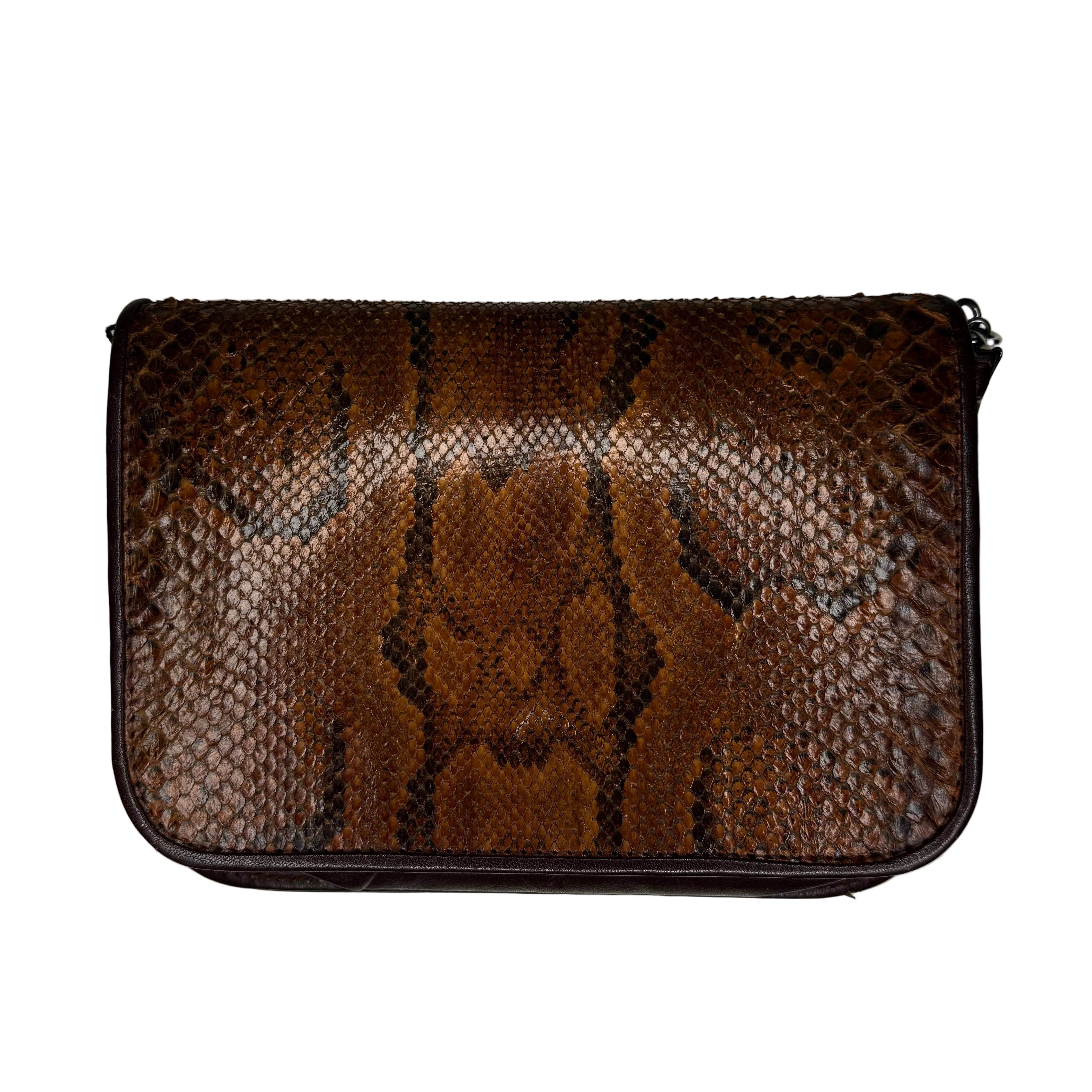 Mała torebka ze skóry na pasku