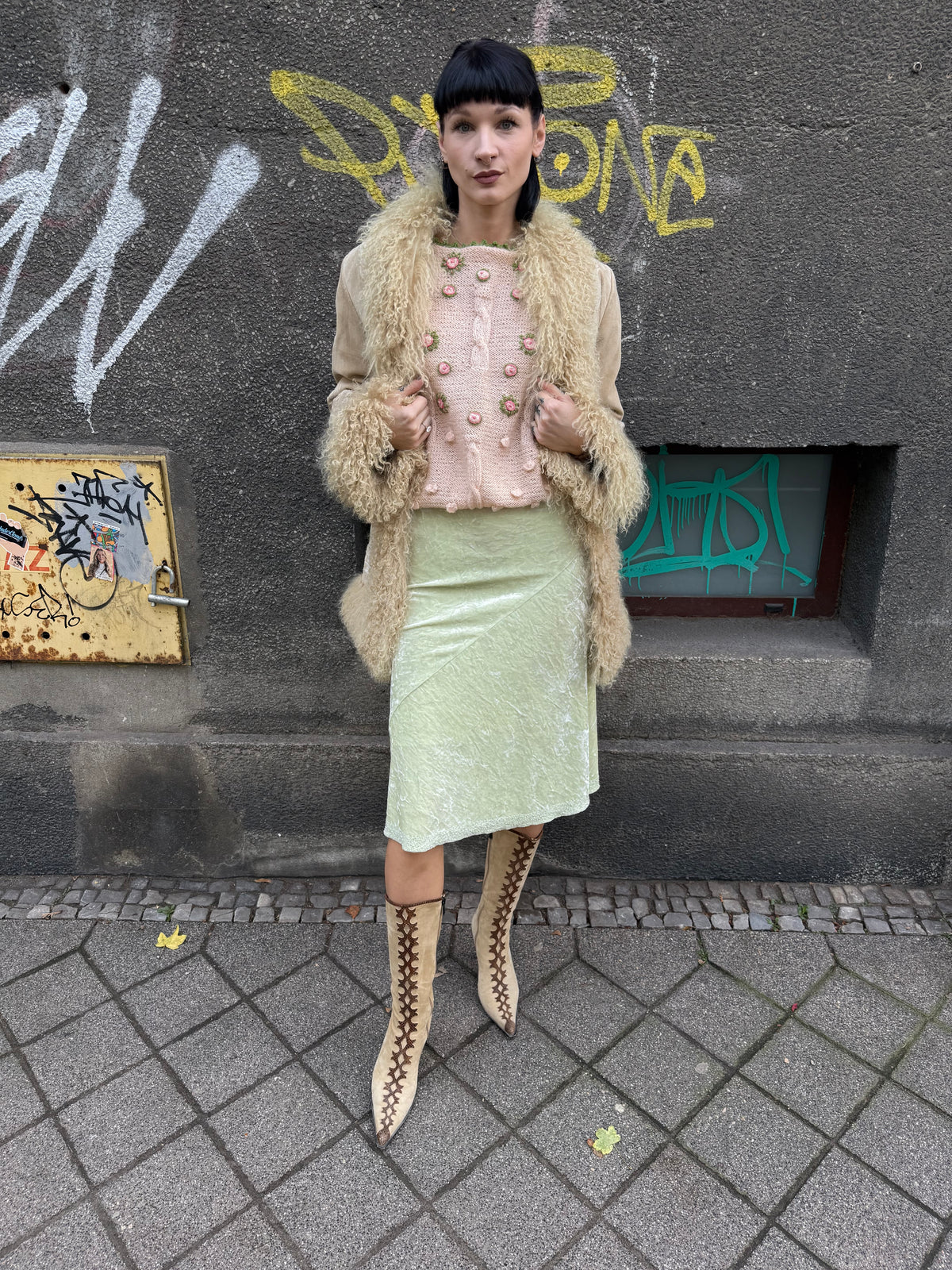 Seledynowa spódniczka z weluru