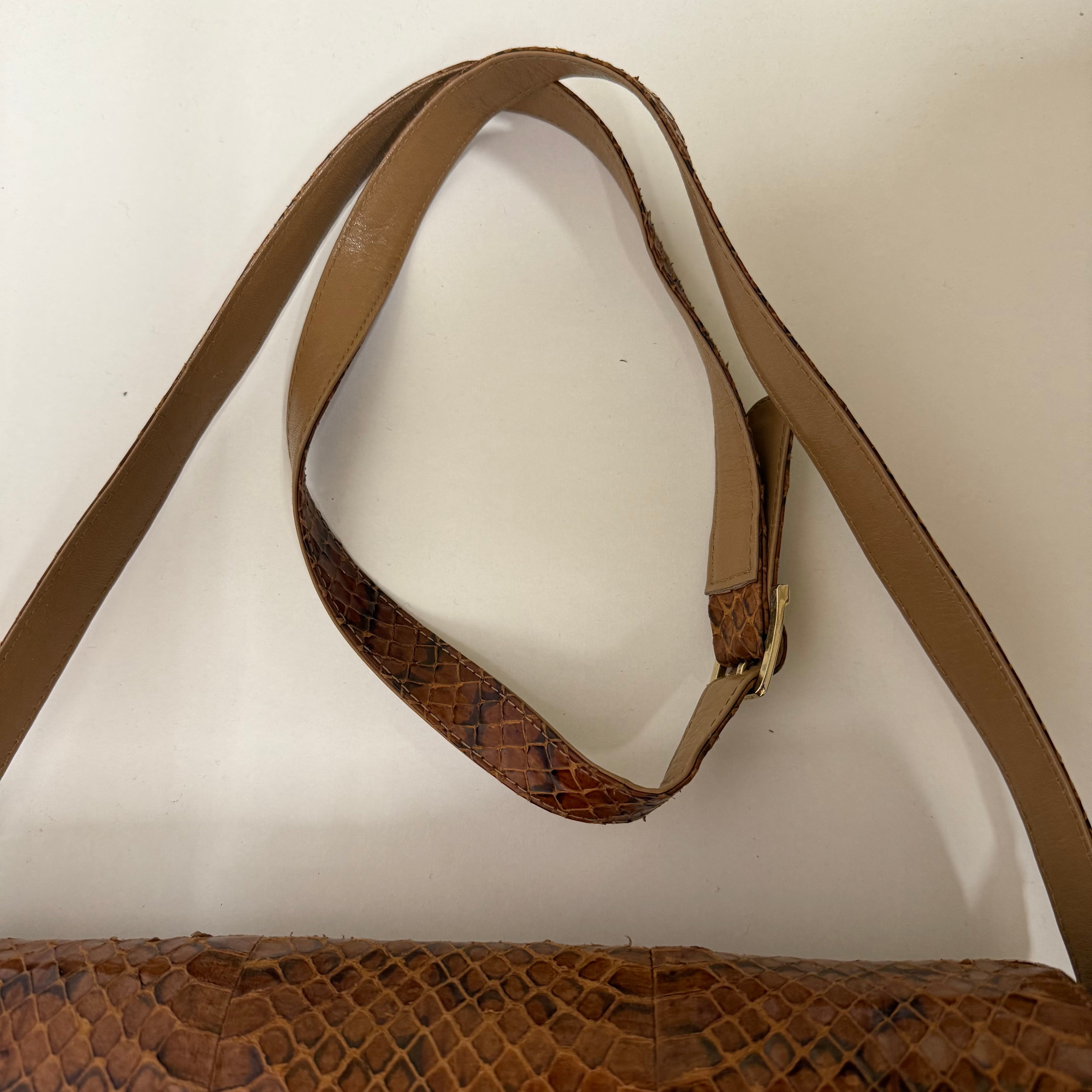 Torebka listonoszka ze skóry