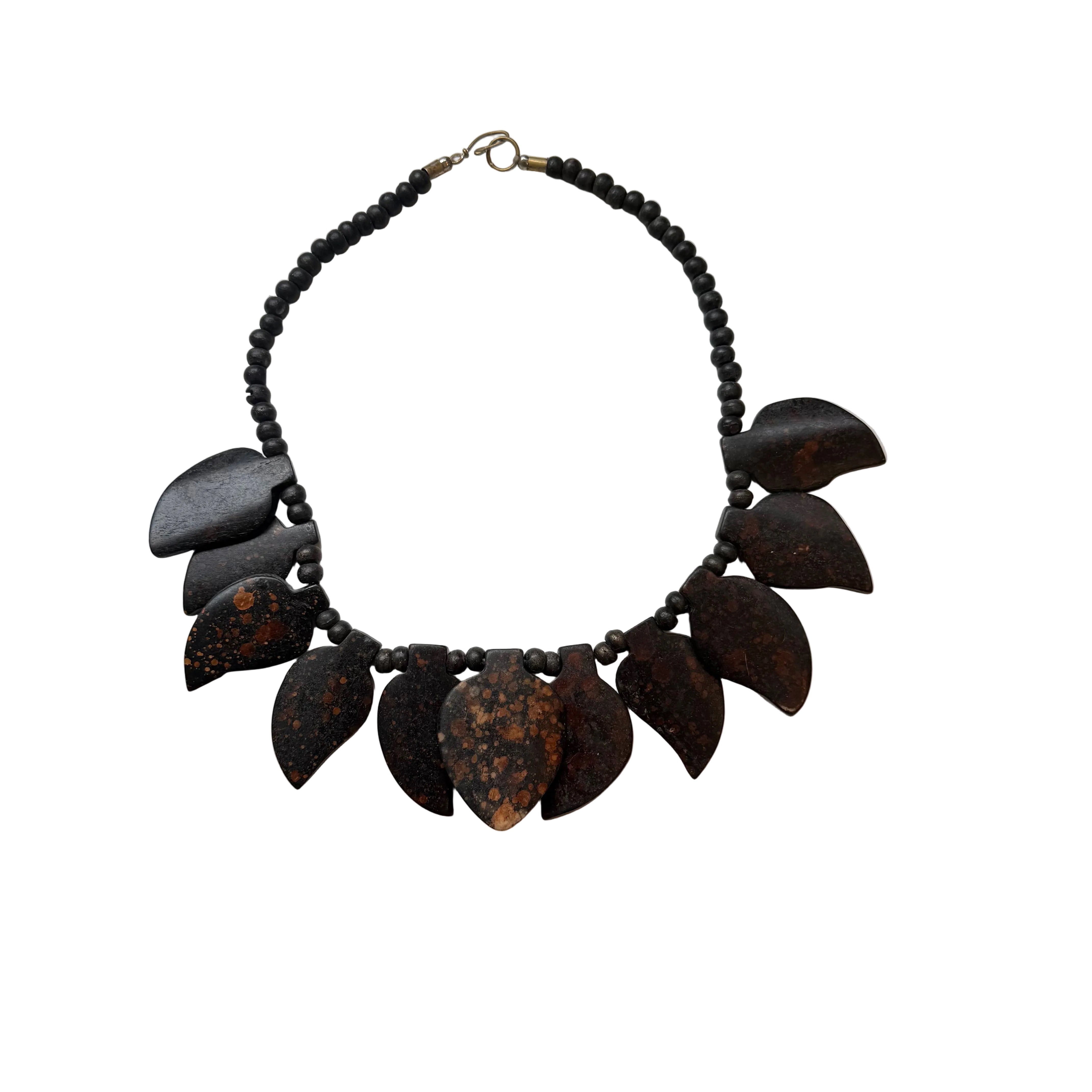 Naszyjnik z obsydianu wulkanicznego