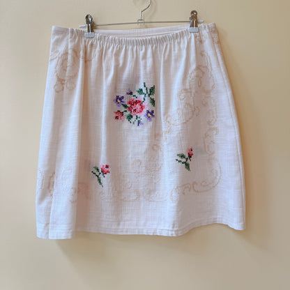 Spódniczka z obrusa upcycling