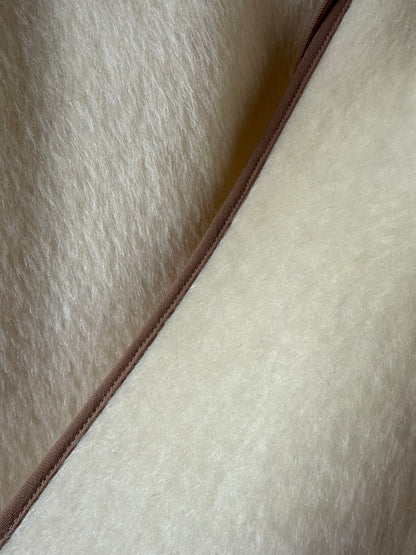 Peleryna wełniana z upcyclingu