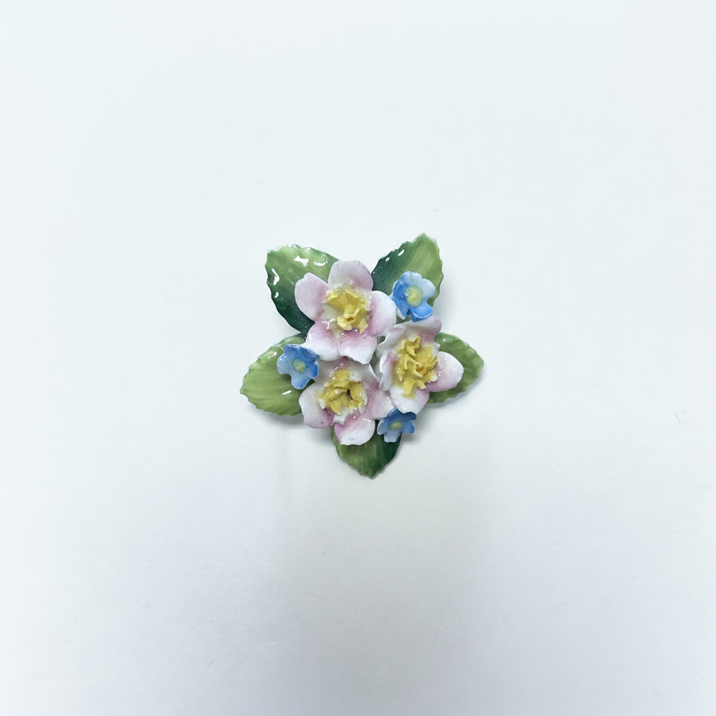 Angielska porcelanowa broszka vintage