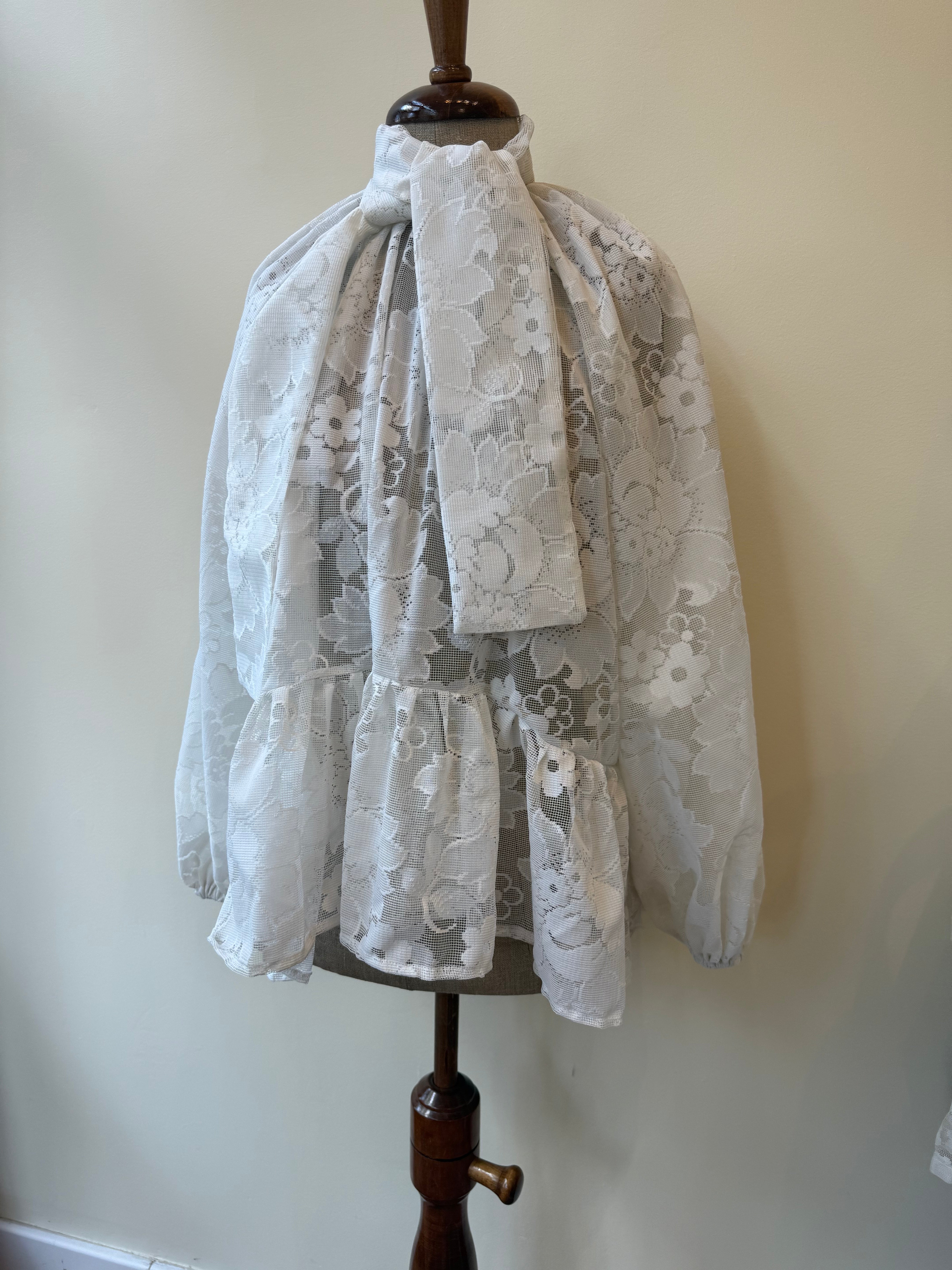 Bluzka koronkowa upcycling