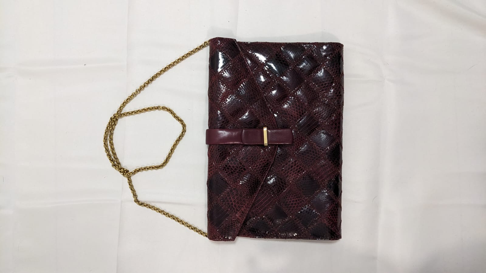 Burgundowa kopertówka vintage ze skóry węża z łańcuszkiem - RESTYLER