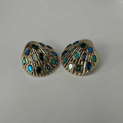 Vintage shell-shaped clip earrings with colorful eyes – 80s glamour style