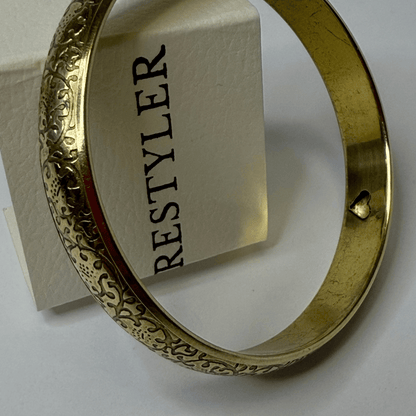 Vintage bracelet with engraving – a classic detail with a raw twist