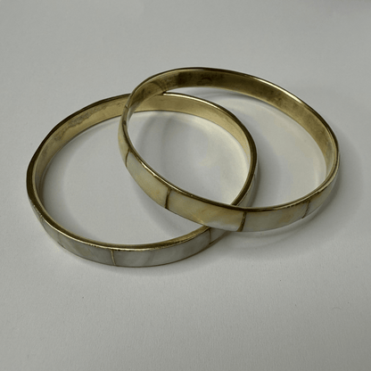 Zestaw vintage bransoletek z masą perłową – minimalistyczny styl retro