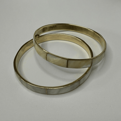Zestaw vintage bransoletek z masą perłową – minimalistyczny styl retro
